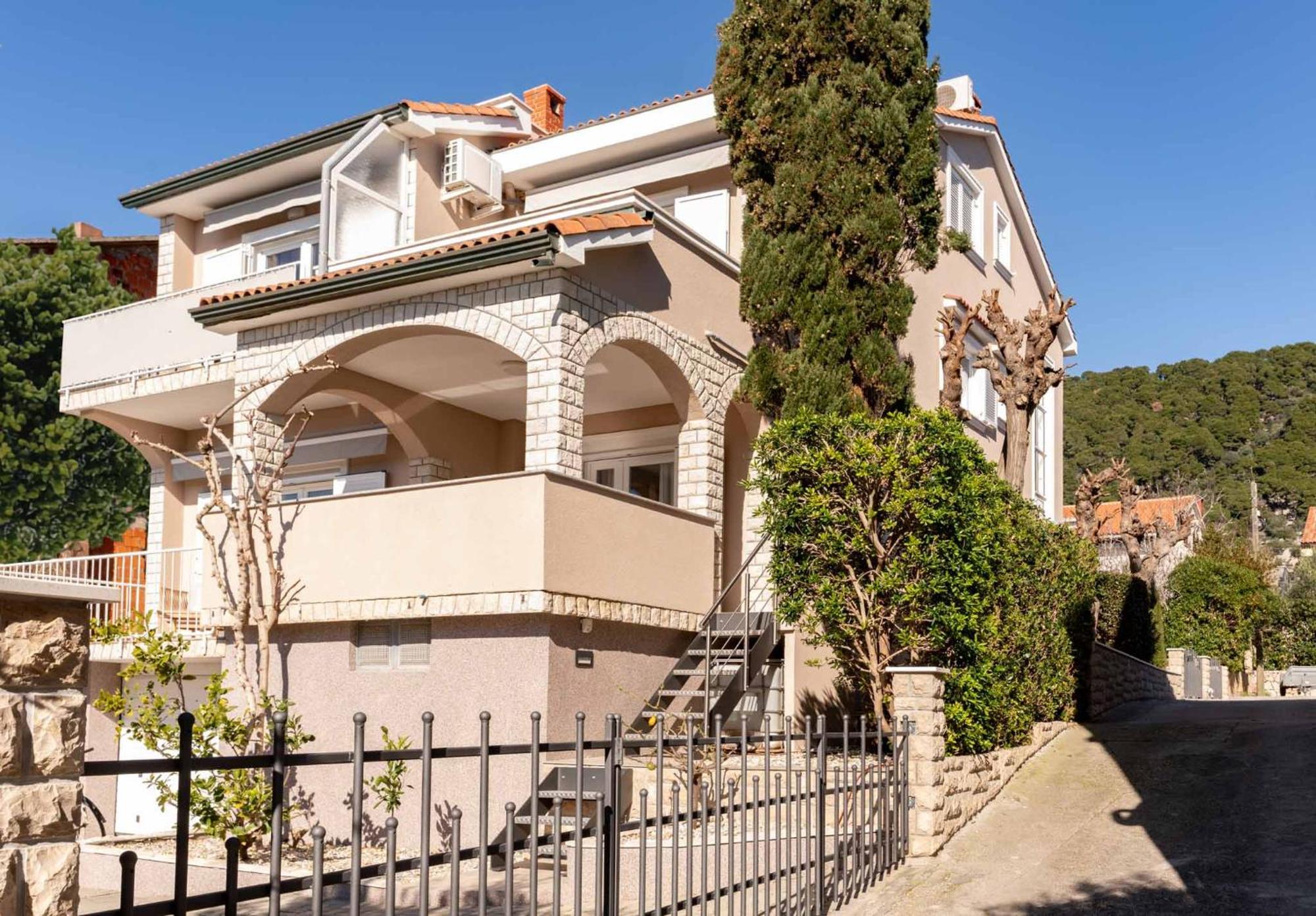 Apartments Casa Barbara Rab Town Exterior foto
